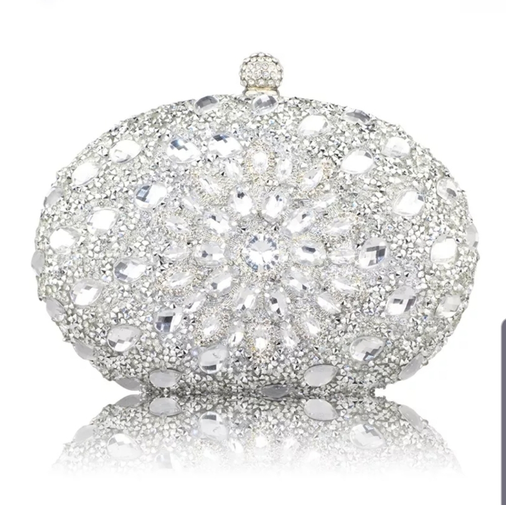 HAND MADE FLORAL CLUTCH